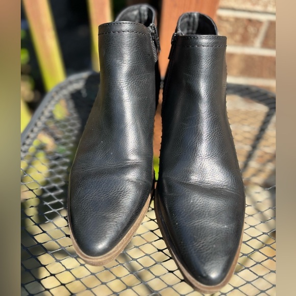 FRYE AND CO. ILISHA BLACK SIDE ZIP STACKED HEEL ANKLE BOOTIES BOOTS SZ 9 - Picture 2 of 10